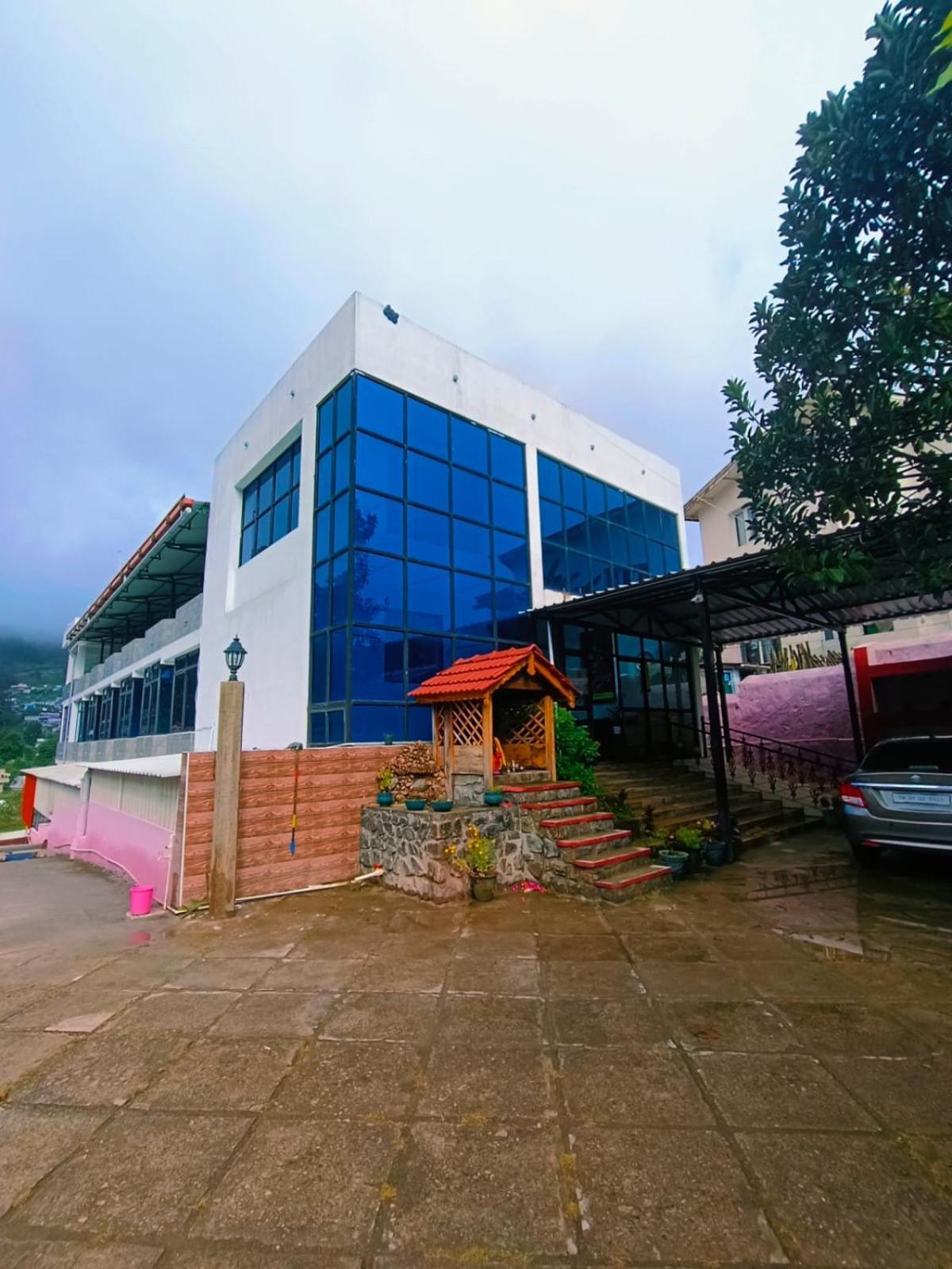 Vetrivel International By Brown Tree Resorts Кодайканал Екстер'єр фото